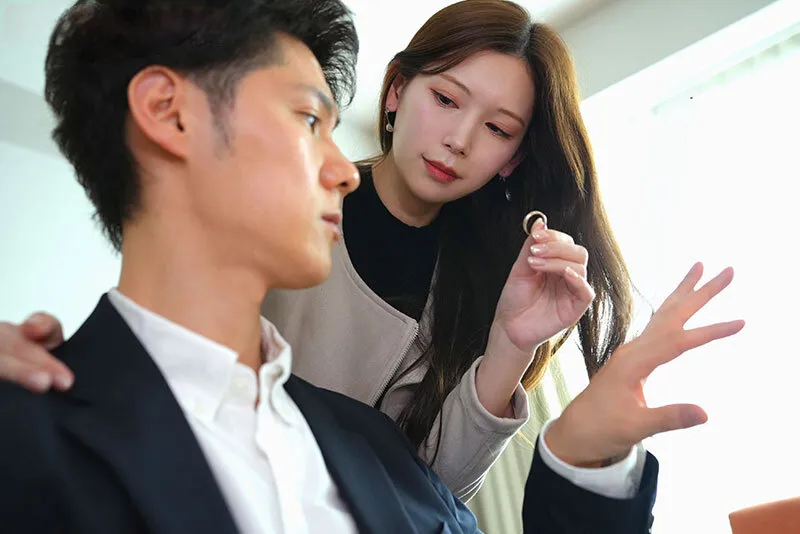 Người vợ đi đi chơi, ông xã ở nhà bị nhỏ em vợ yêu gạ làm tình không trượt phát nào